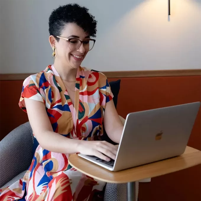 Cristiane Carneiro, psicóloga em São Paulo, online para o mundo - Atendimento Online  